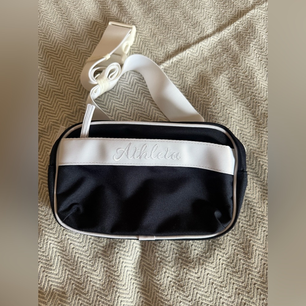 Athleta All About Navy Blue LARGE BELT BAG Chest Crossbody Bag Fanny Pack